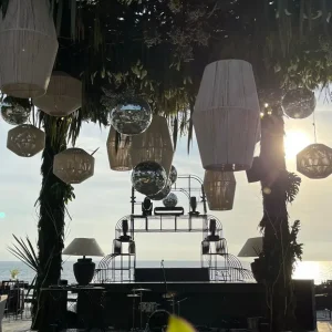 DJ Booth Tom